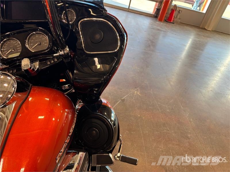 Harley-Davidson FLTRU 1868 cid Road Glide Ultra Cruiser Bike Auto