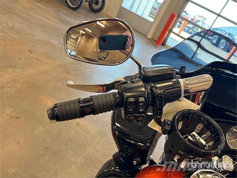 Harley-Davidson FLTRU 1868 cid Road Glide Ultra Cruiser Bike Auto