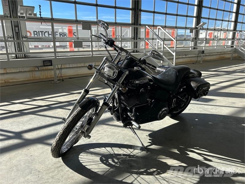 Harley-Davidson FXSTB 1450 cc Cruiser Bike Automobili