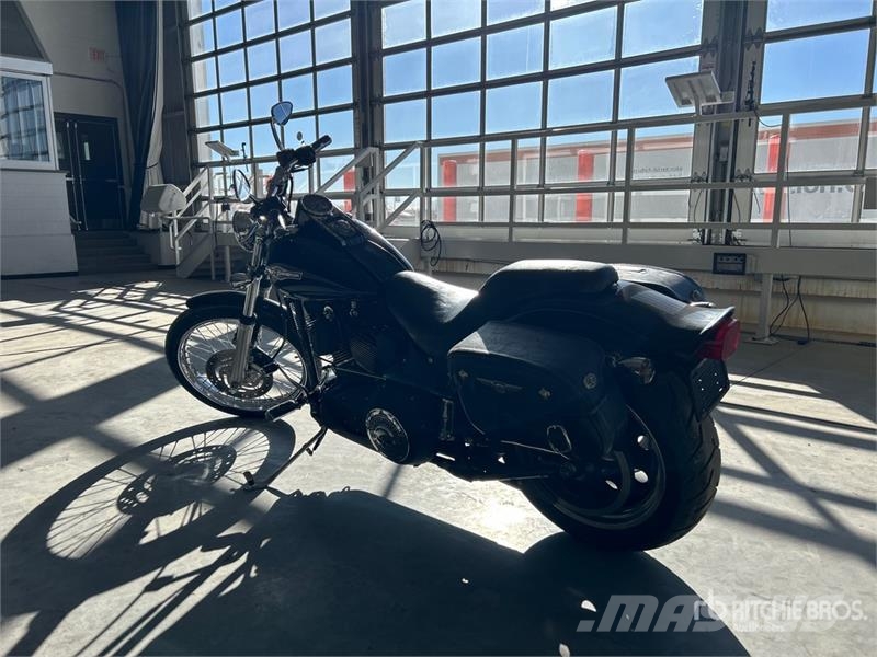 Harley-Davidson FXSTB 1450 cc Cruiser Bike Automobili
