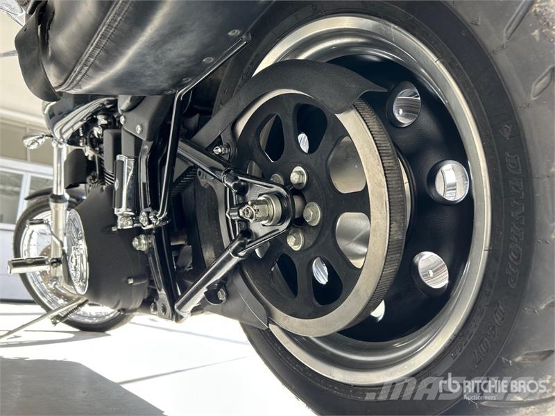Harley-Davidson FXSTB 1450 cc Cruiser Bike Automobili