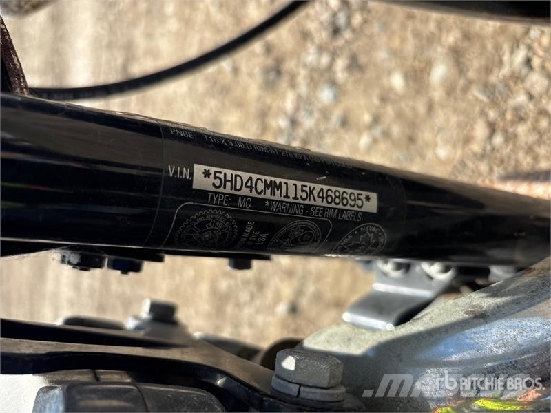 Harley-Davidson Sportster 883 Cruiser Bike Personbiler