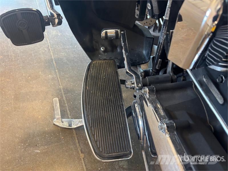 Harley-Davidson Ultra Limited 103 cc Cruiser Bike Personbilar