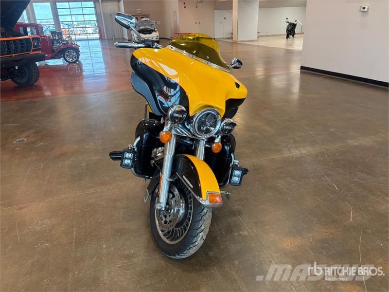 Harley-Davidson Ultra Limited 103 cc Cruiser Bike Personbilar