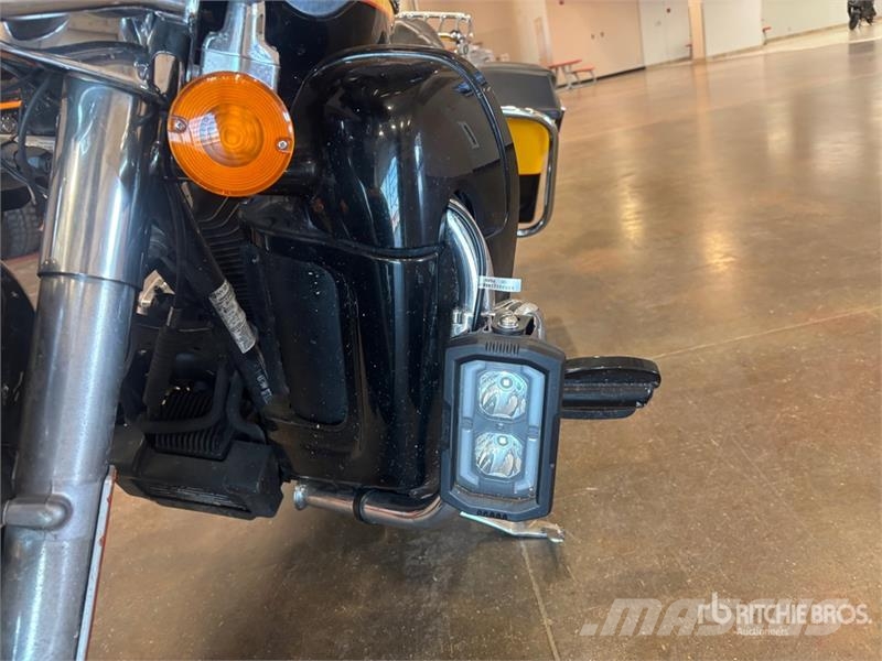 Harley-Davidson Ultra Limited 103 cc Cruiser Bike Personbilar