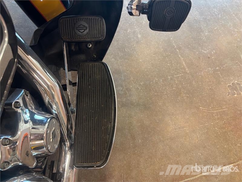 Harley-Davidson Ultra Limited 103 cc Cruiser Bike Personbilar