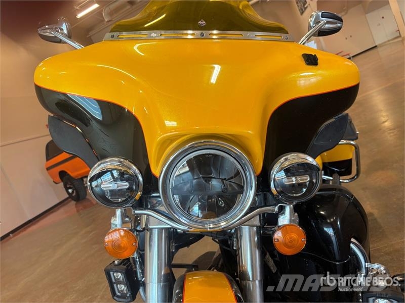 Harley-Davidson Ultra Limited 103 cc Cruiser Bike Personbilar