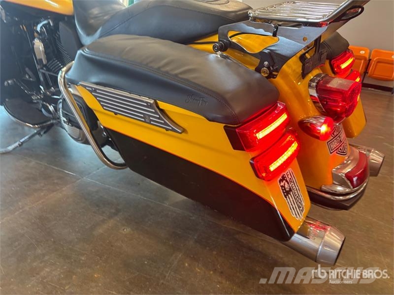 Harley-Davidson Ultra Limited 103 cc Cruiser Bike Personbilar