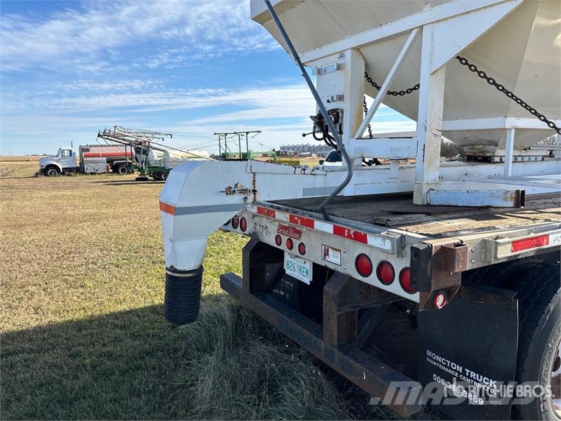 Haul-All ST 800 Seed Tender Sázecí stroje
