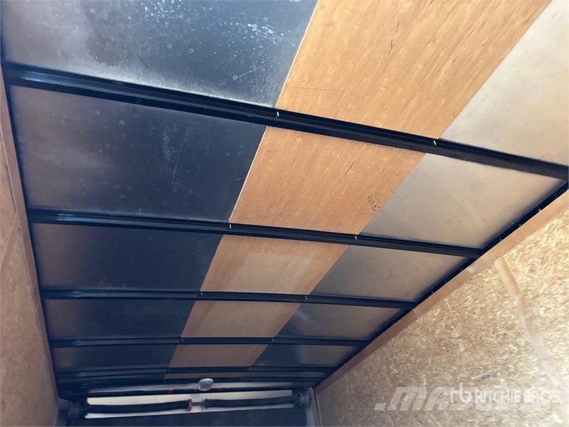 Haulmark 14 ft T/A Enclosed Trailer Skåpsläp