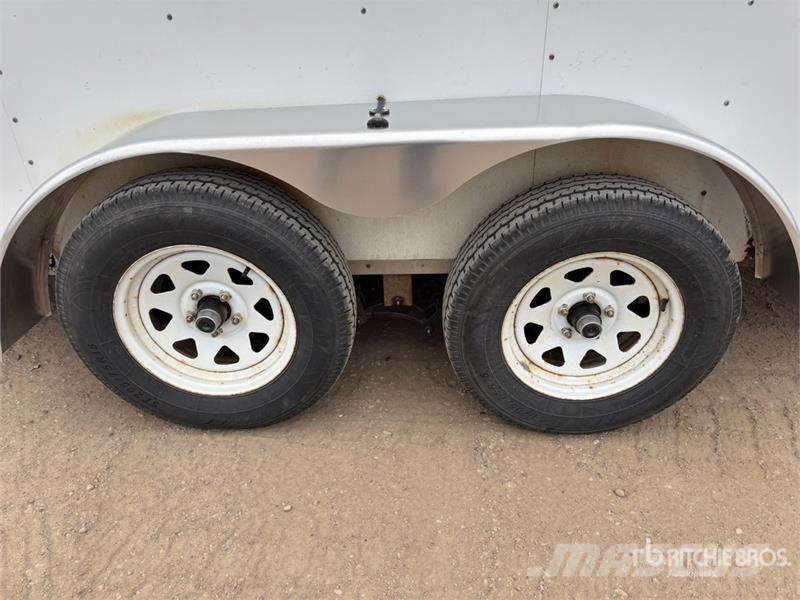 Haulmark 14 ft T/A Enclosed Trailer Skåpsläp