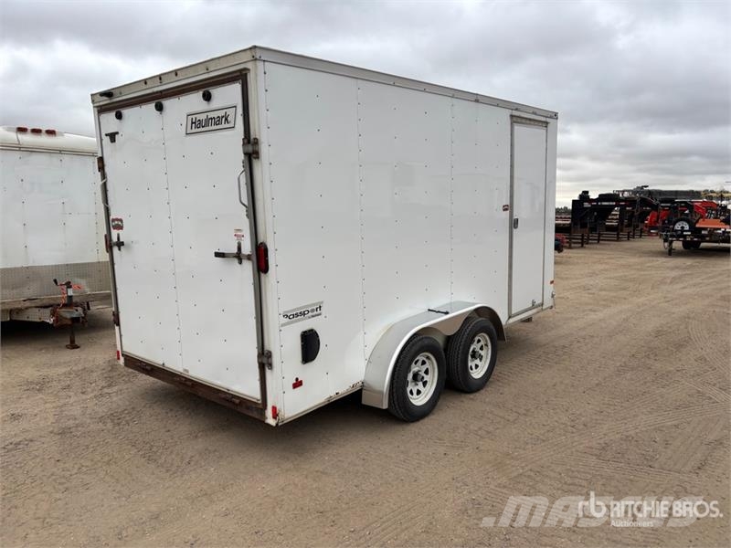 Haulmark 14 ft T/A Enclosed Trailer Skåpsläp