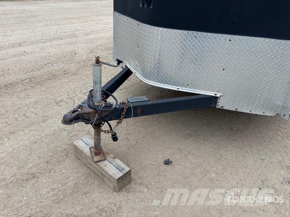 Haulmark 14 ft T/A Enclosed Trailer Skåpsläp
