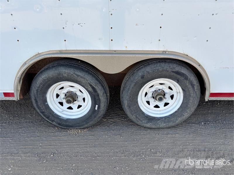 Haulmark 20 ft T/A Enclosed Trailer مقطورات ذات هيكل صندوقي