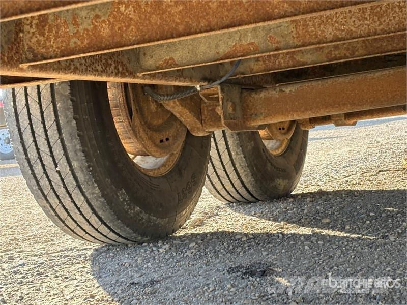 Haulmark 20 ft T/A Enclosed Trailer مقطورات ذات هيكل صندوقي