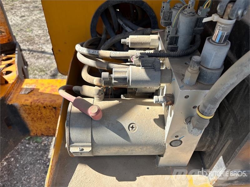 Haulotte 5533A Towable Lift Trailer mounted platforms
