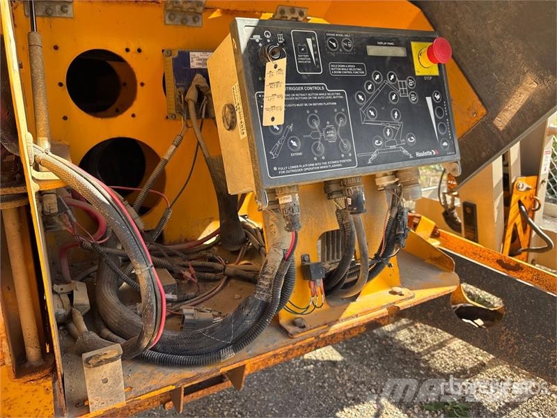 Haulotte 5533A Towable Lift Trailer mounted platforms