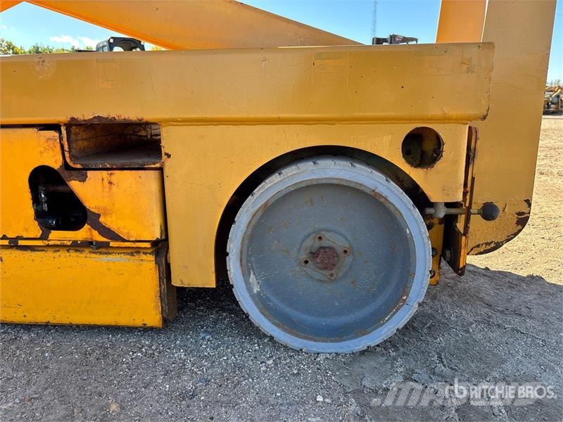 Haulotte H2632E Scissor Lift Scissor lifts
