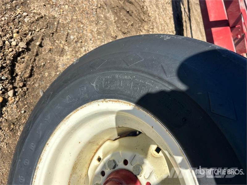 Hauser 36 ft S/A Bale Mover Remorci cu autoîncarcare