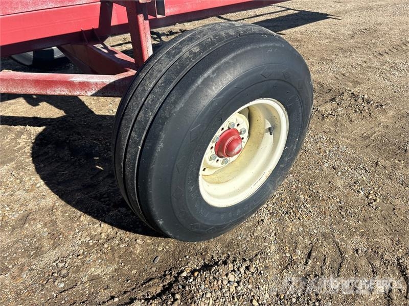 Hauser 36 ft S/A Bale Mover Remorci cu autoîncarcare