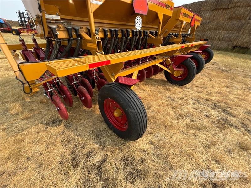 Haybuster 107C 20 in Air Seeder Σπορείς