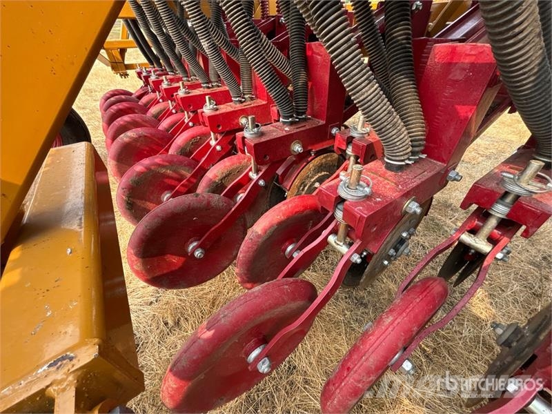Haybuster 107C 20 in Air Seeder Σπορείς