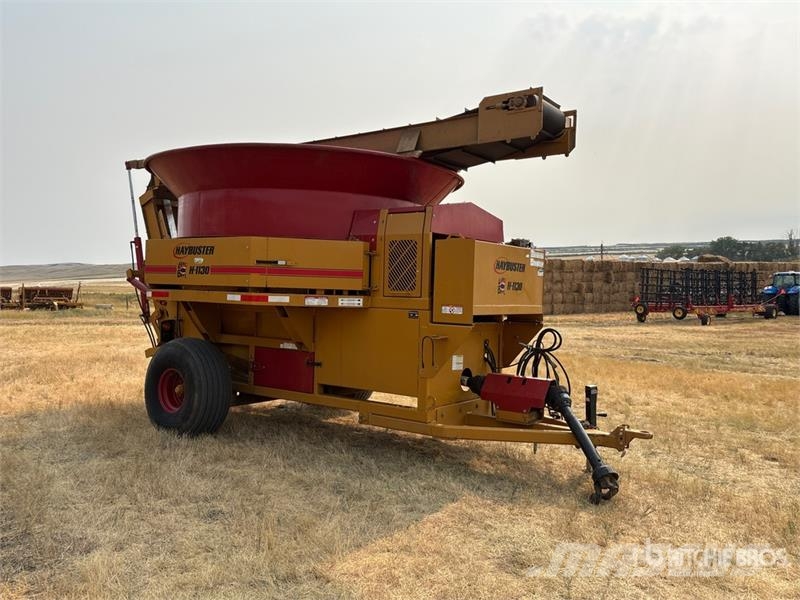 Haybuster H-1130 Bale Processor آلات تمزيق الحزم وتقطيعها ونشرها