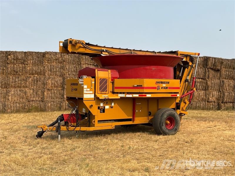 Haybuster H-1130 Bale Processor آلات تمزيق الحزم وتقطيعها ونشرها
