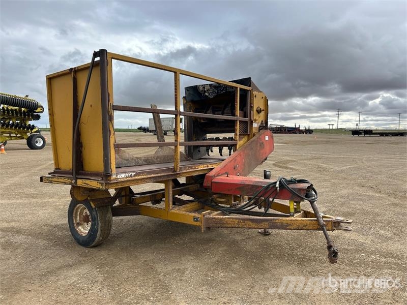Haybuster S 10 ft x 4 ft Bale Processor Rullipurustid, noad ja lahtirullijad