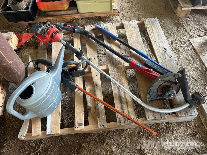 Hedge Trimmer, Weed Trimmer, Watering Can and Snow Drugi deli