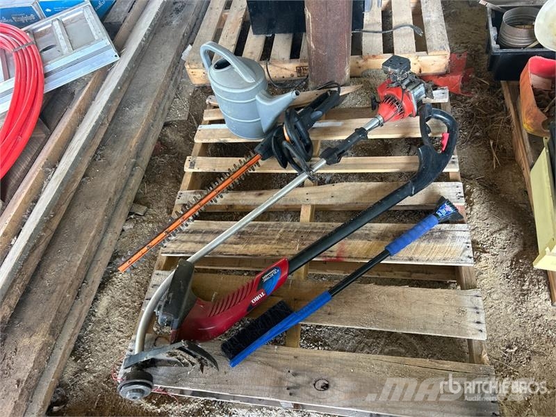 Hedge Trimmer, Weed Trimmer, Watering Can and Snow Drugi deli