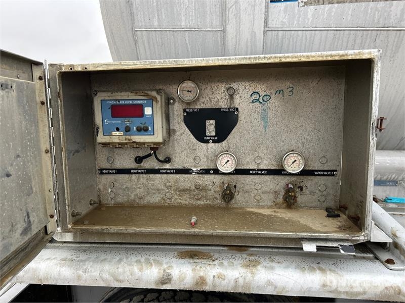 Heil 7400 gal Quad/A Pup Tanker Trailer Tank prikolice