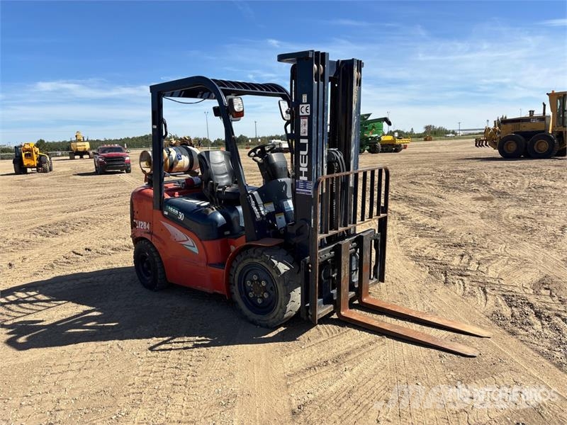 Heli CPYD30-RC3G 5400 lb Pneumatic Tire Forklift Autres Chariots élévateurs