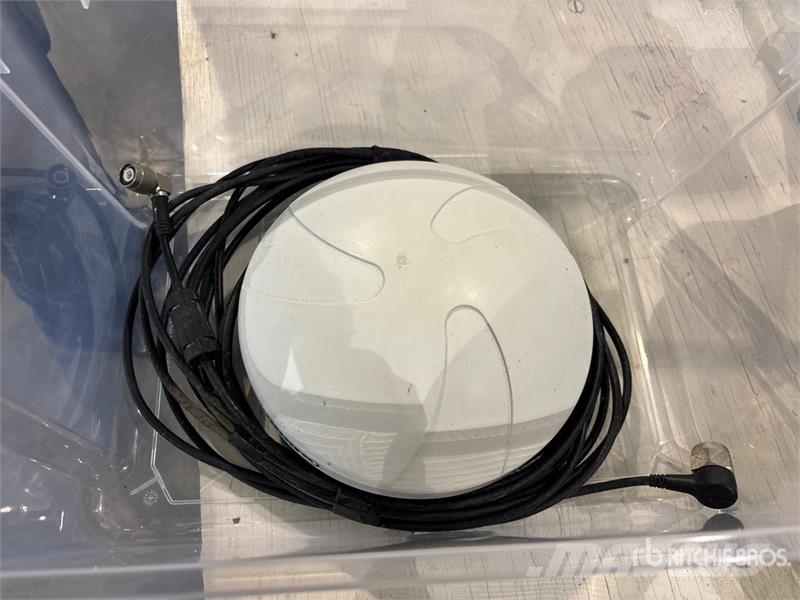  Hemisphere GNSS Receiver ماكينات زراعية - غير ذلك