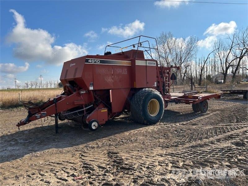 Hesston 4910 Szögletes bálázók