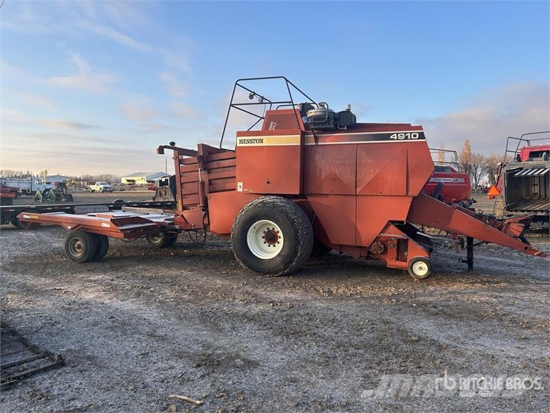 Hesston 4910 Szögletes bálázók