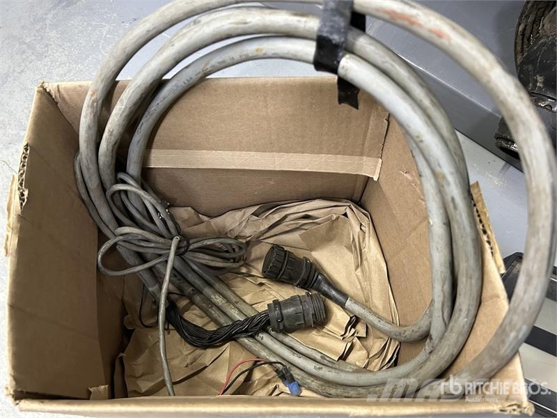 Hesston 4910 Szögletes bálázók