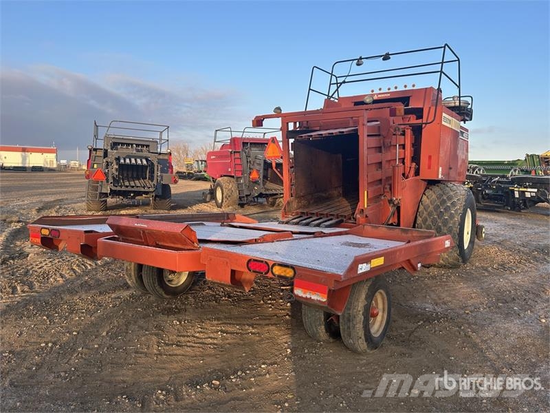 Hesston 4910 Szögletes bálázók