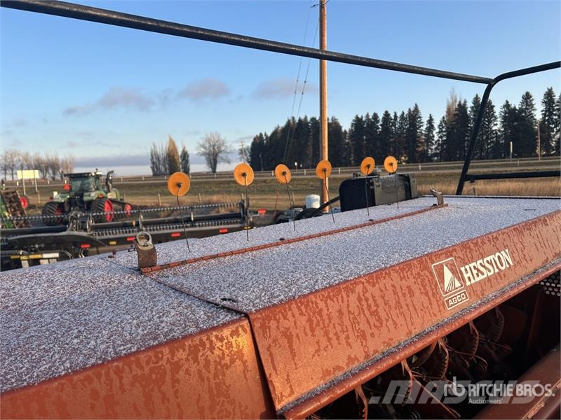 Hesston 4910 Szögletes bálázók