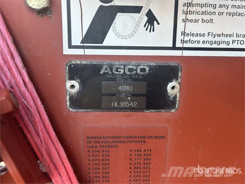Hesston 4910 Szögletes bálázók