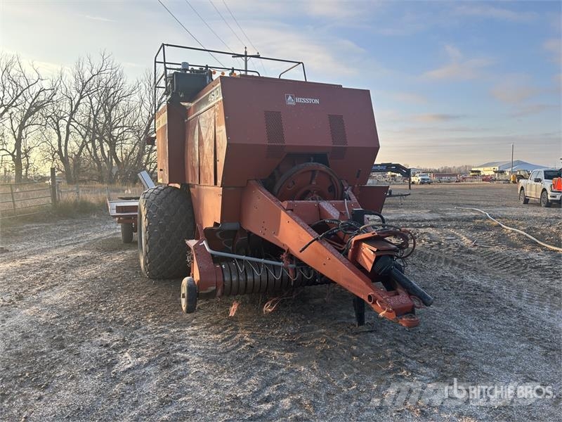 Hesston 4910 Szögletes bálázók