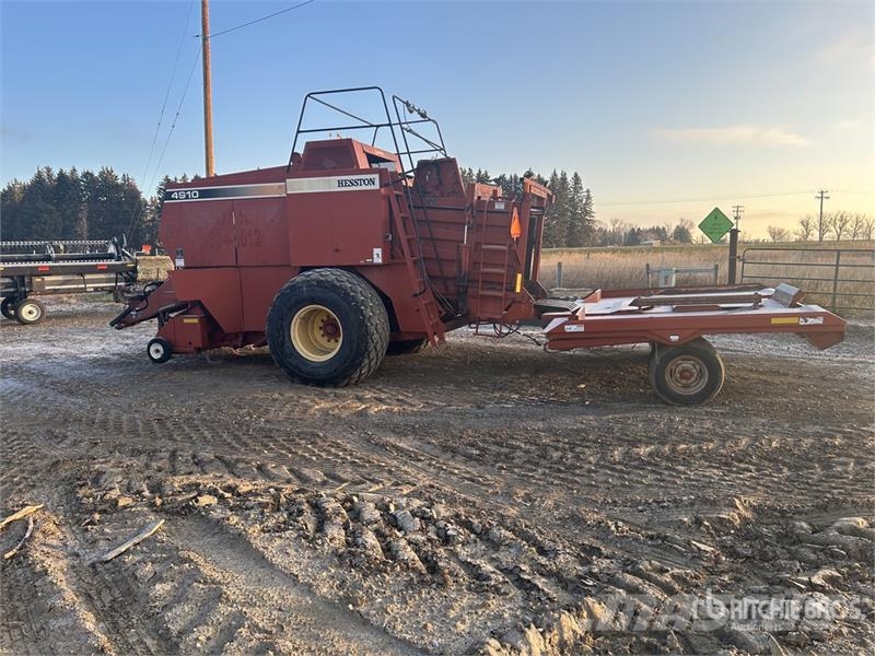 Hesston 4910 Szögletes bálázók