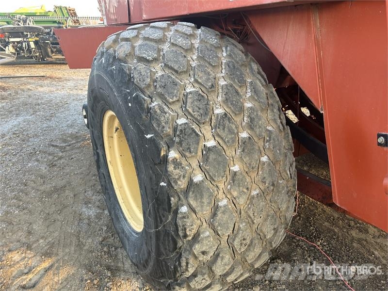 Hesston 4910 Szögletes bálázók
