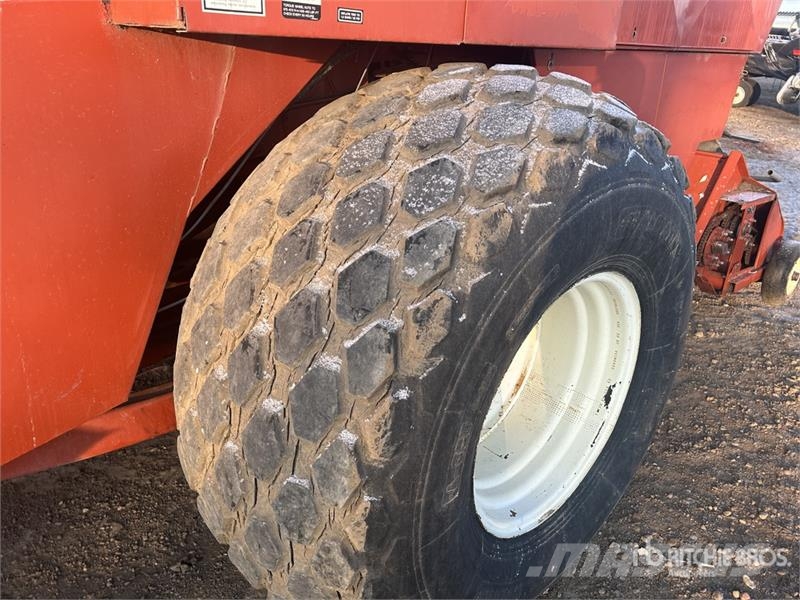 Hesston 4910 Szögletes bálázók