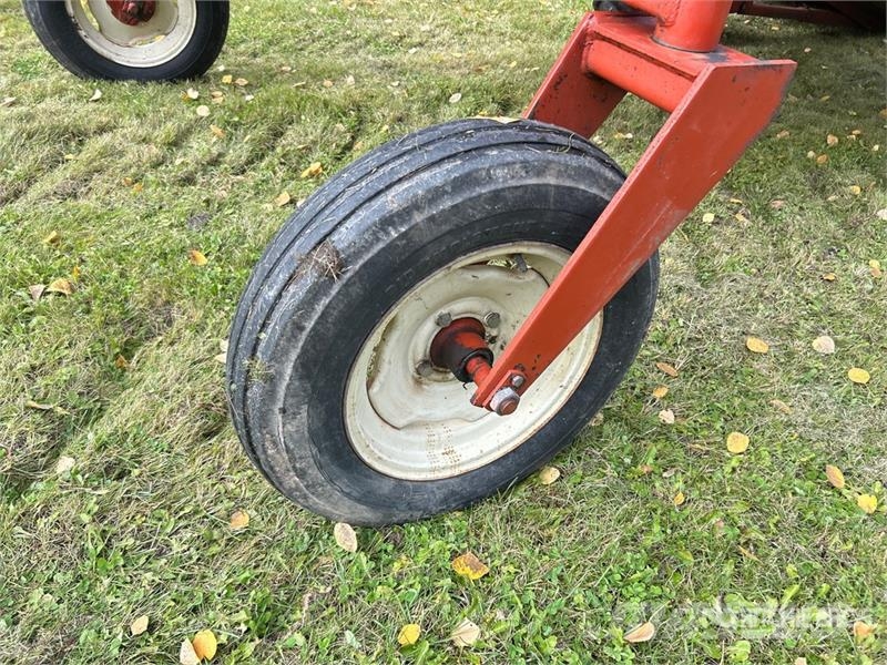 Hesston 6450 18 ft Swather Windrower محشات
