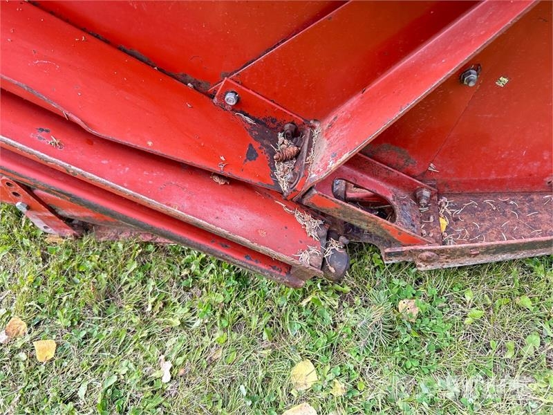 Hesston 6450 18 ft Swather Windrower محشات