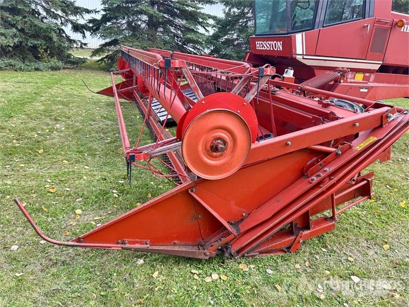 Hesston 6450 18 ft Swather Windrower محشات