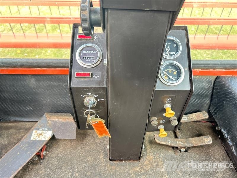Hesston 6450 18 ft Swather Windrower محشات