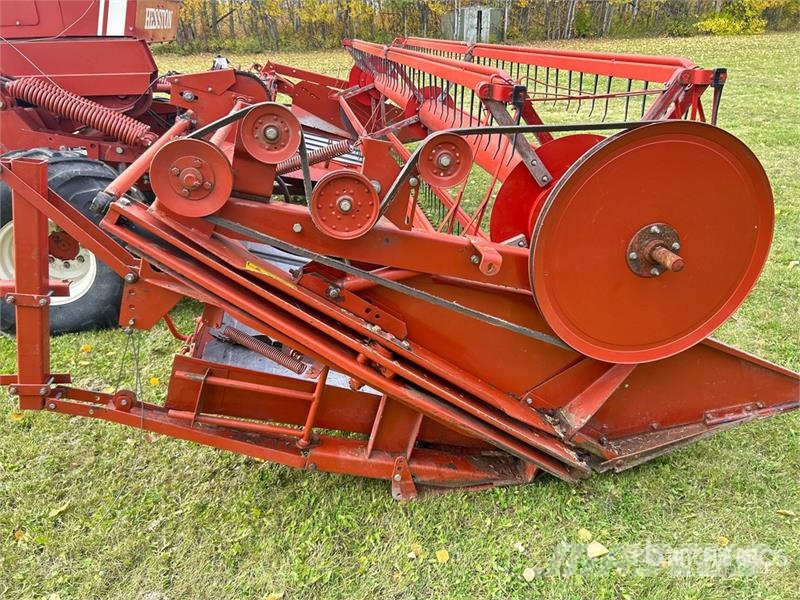 Hesston 6450 18 ft Swather Windrower محشات