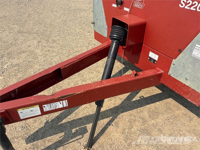 Hesston S220 S/A Manure Spreader معدات توزيع السماد العضوي